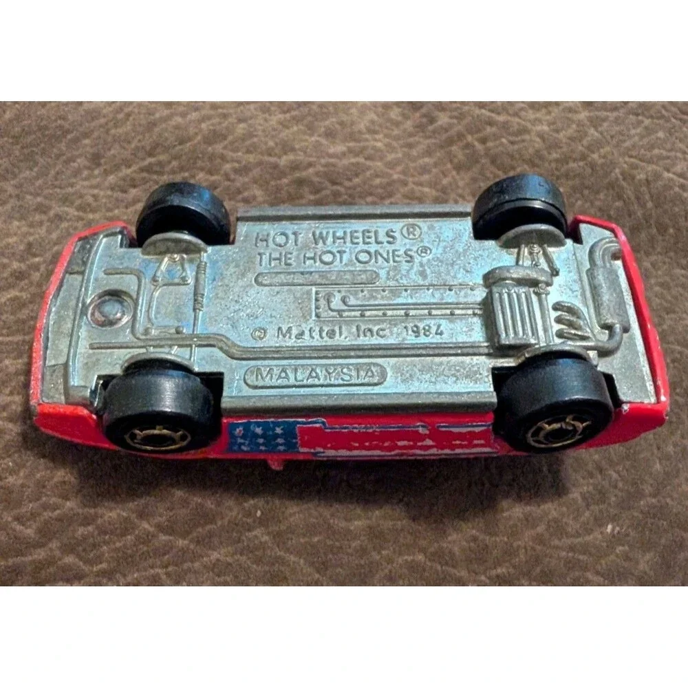 VTG Hot Wheels The Hot Ones 1984 Pontiac Fiero 2M4 Race Car 1458 Malaysia 1/64